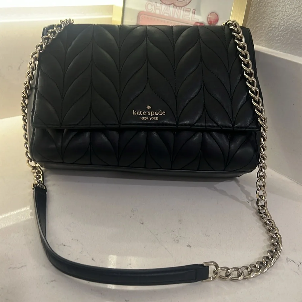 Kate Spade Bariar Lane Quilted Emelyn Crossbody Shoulder Black 7”-10”-3” EUC - Picture 10 of 16